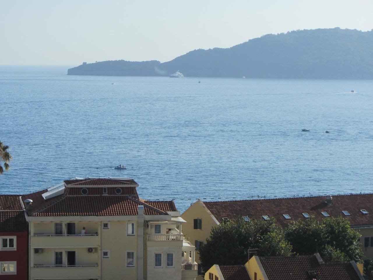 Appartamento Cernogoriya Voyage Rafajlovići Esterno foto