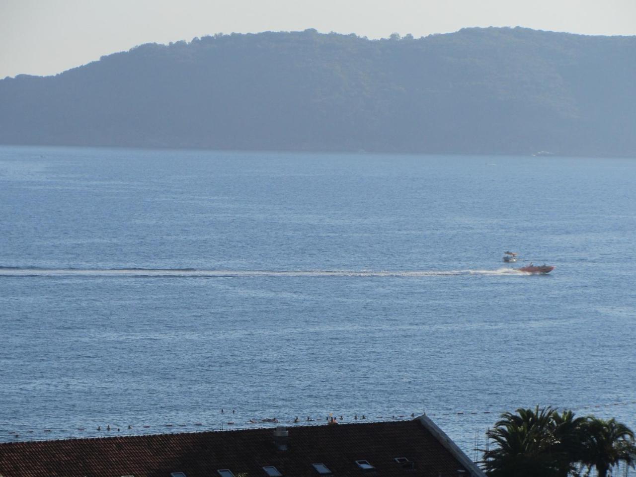 Appartamento Cernogoriya Voyage Rafajlovići Esterno foto